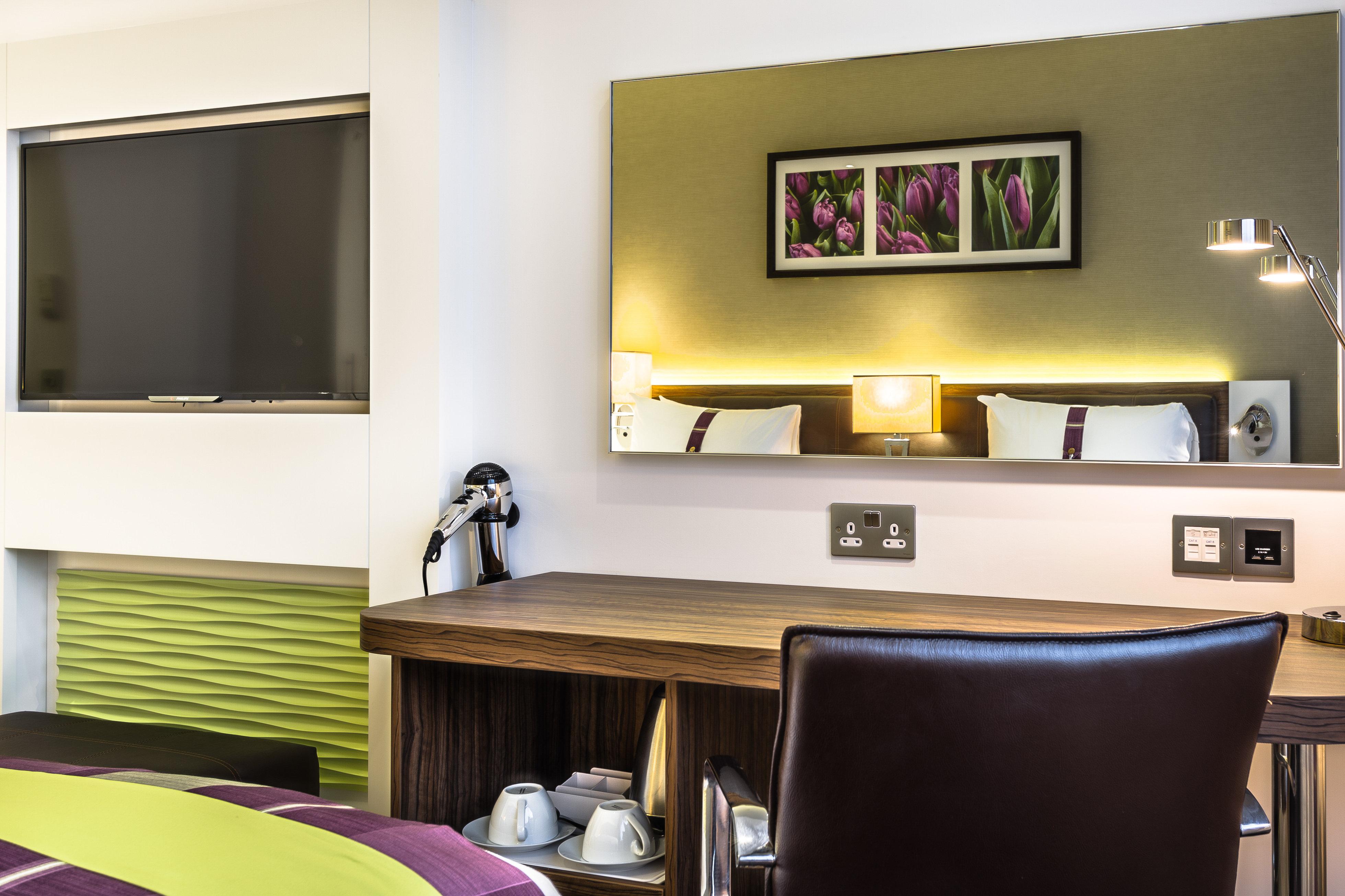 Holiday Inn London Watford Junction By Ihg Exterior photo