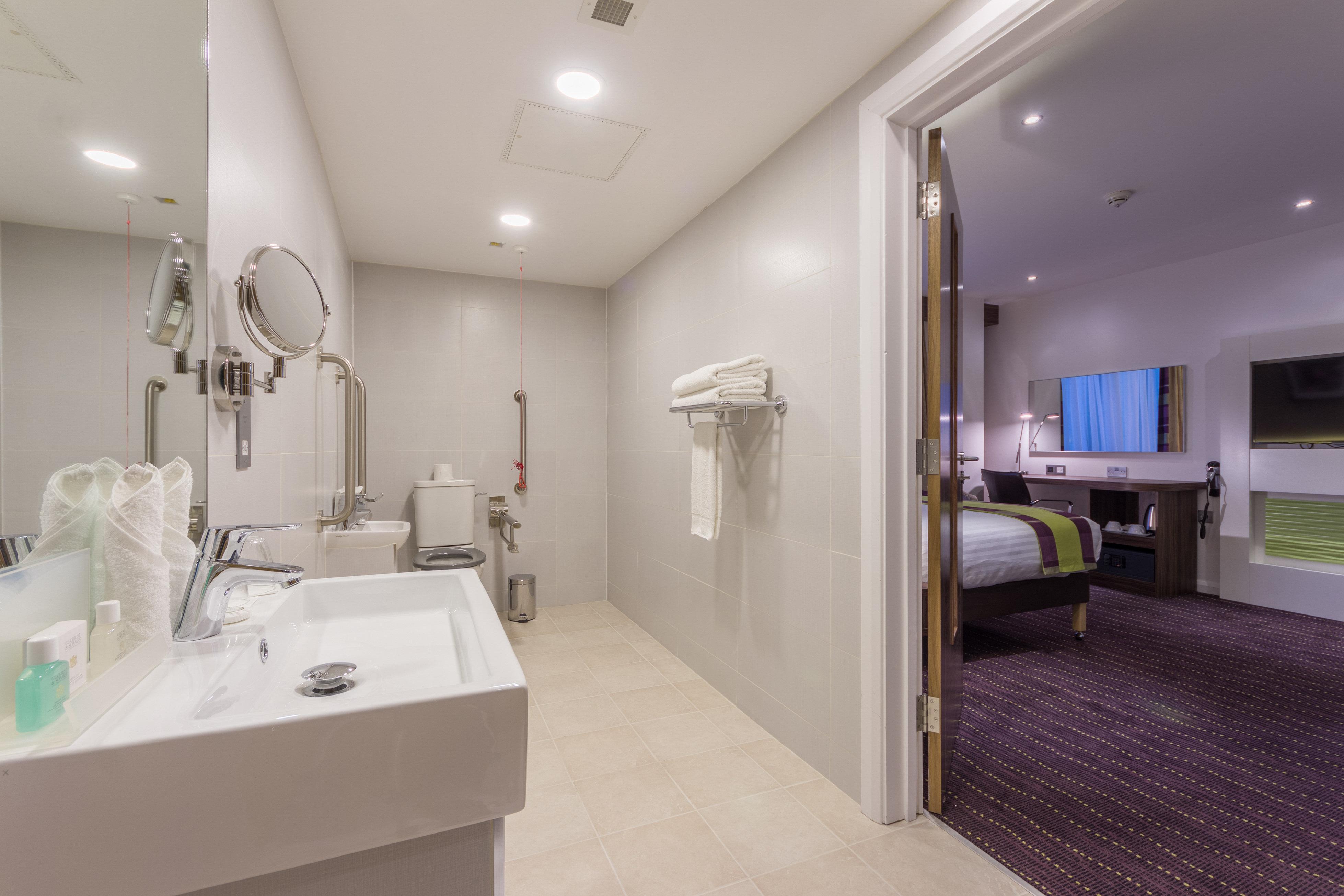 Holiday Inn London Watford Junction By Ihg Exterior photo